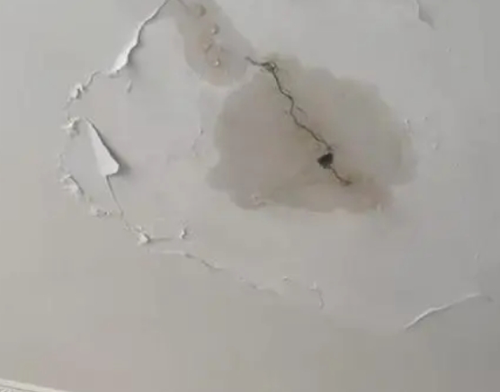 封丘阳台漏水维修公司分享下屋面防水工程质量问题原因分析
